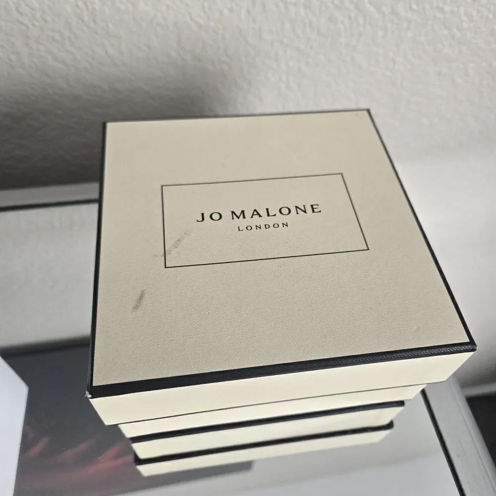 Jo Malone London Fragrances Gift Box 6"x 6"